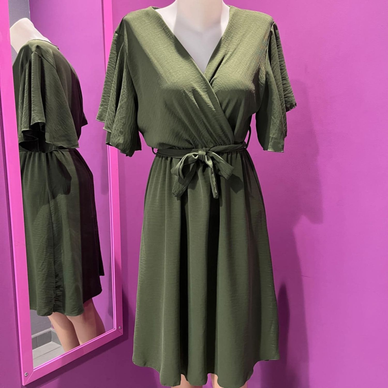 Robe Col V Kaki fluide