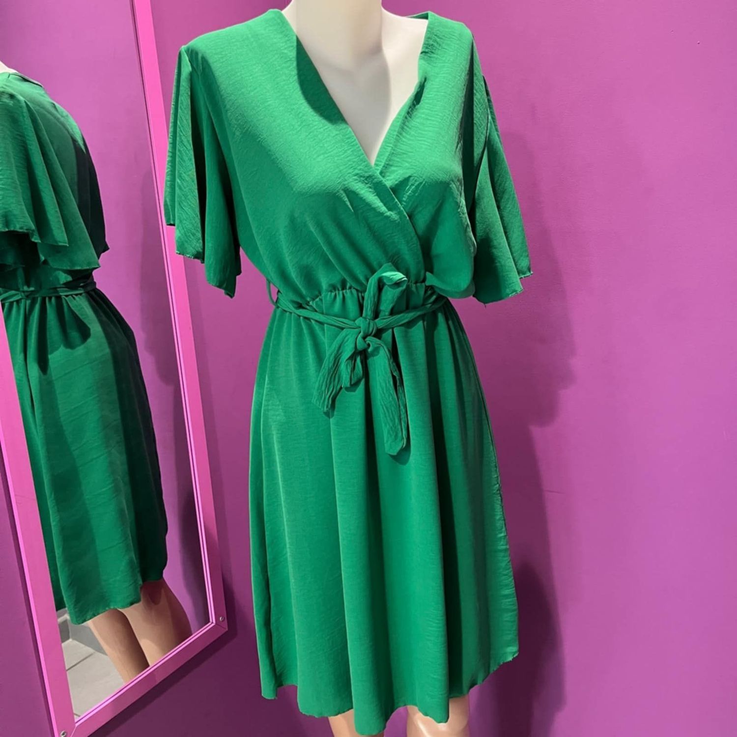 Robe Col V Vert Brésil fluide
