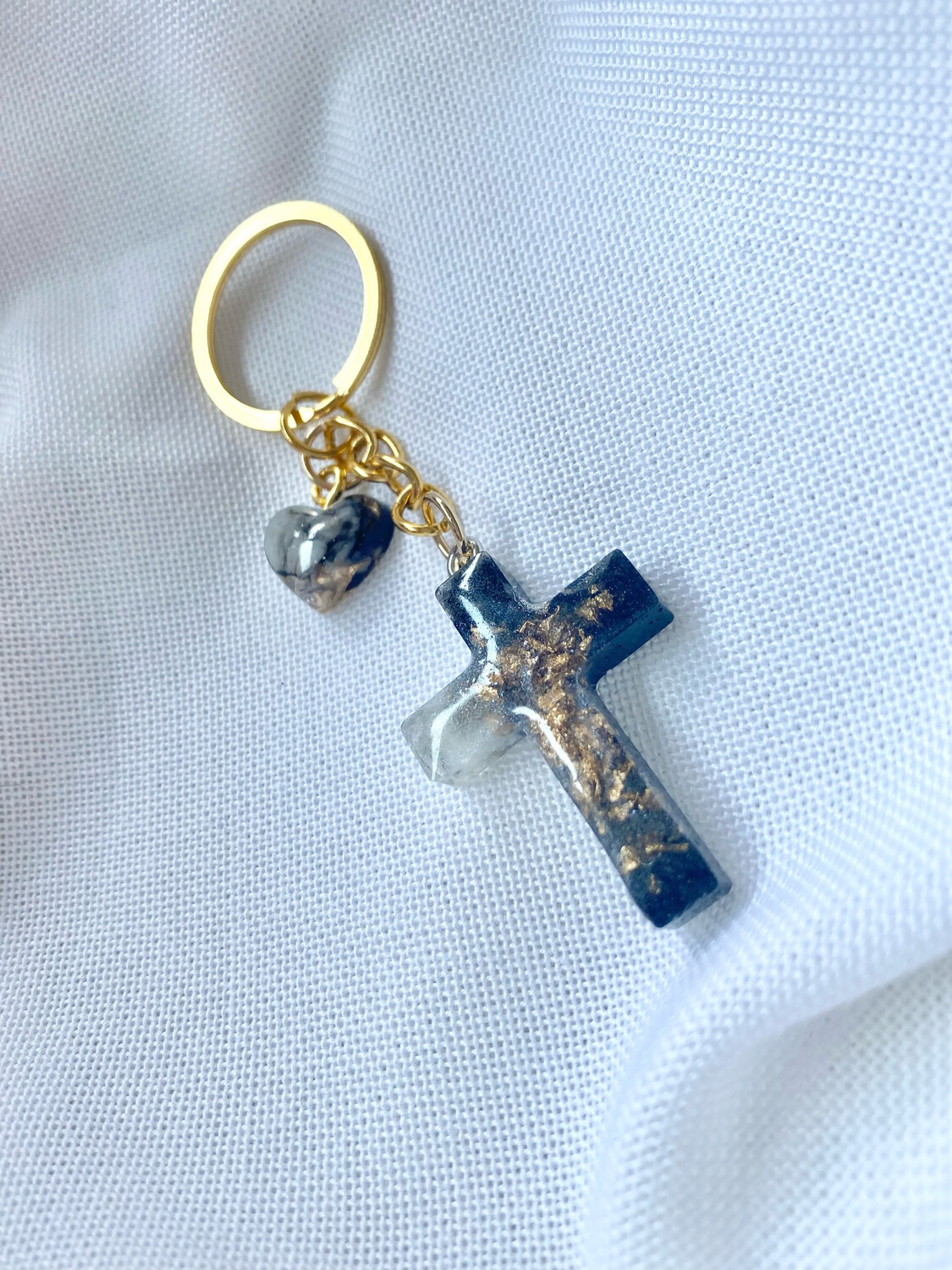Resin Schlüsselanhänger Kreuz 