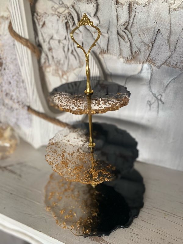 Etagere Handgegossen