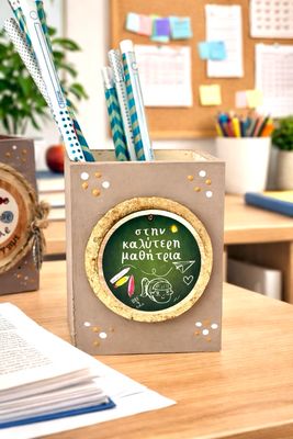 Stiftebox aus Holz für Schülerin