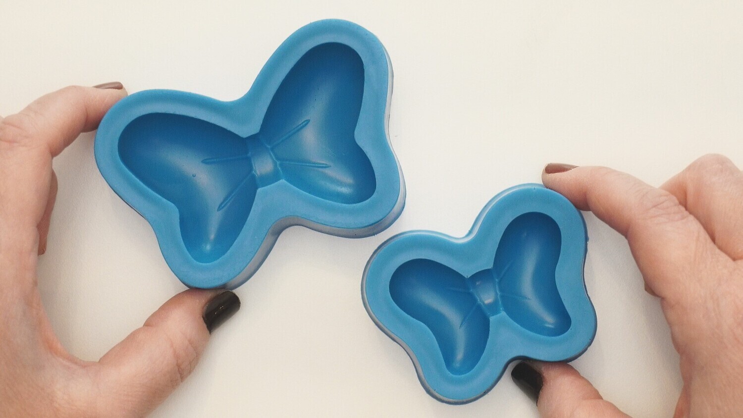 The Sweetastic Bow Silicone Mold (Set of 2)-BACKORDER