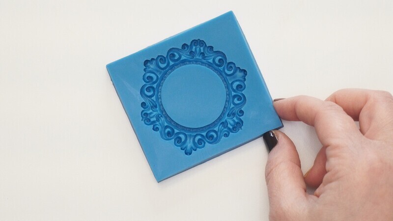 Medallion mold