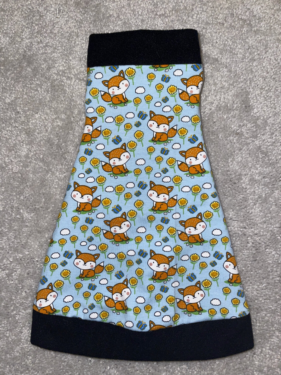 Foxy Loxy W Black Trim (size Medium)