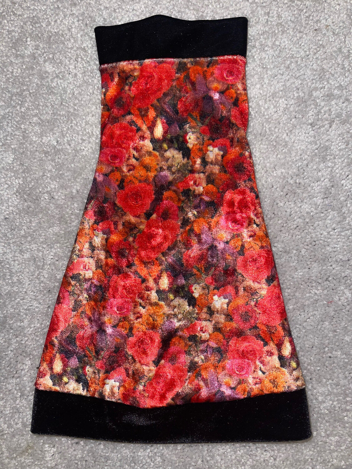 Orinoco Flow W Black Velvet Trim