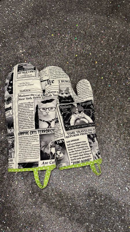 Kitty Newspaper Oven Mitt