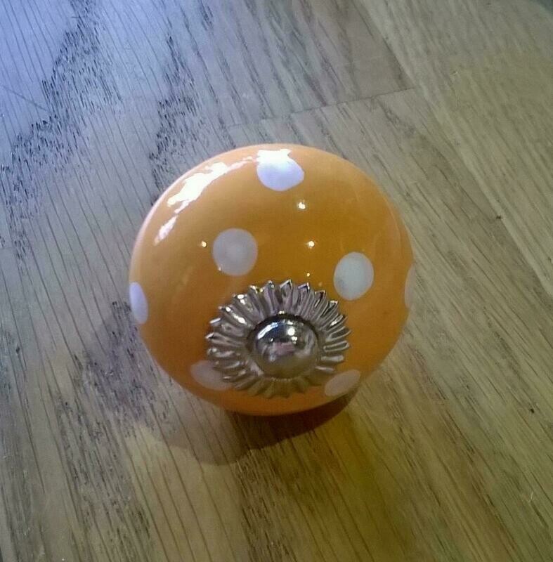 'Mustard/Spot' Knob