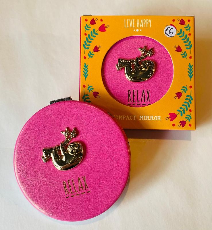 'Sloth/Relax' Compact Mirror