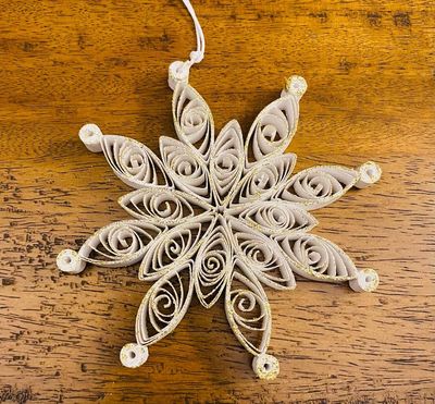 Medium 'Paper Snowflake' (B)