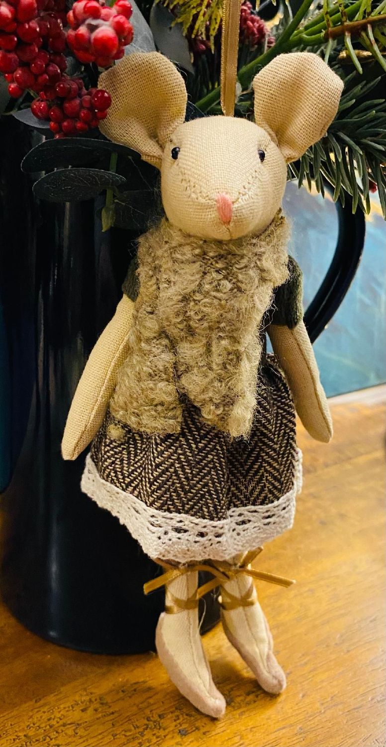 'Maeve' Mouse Doll