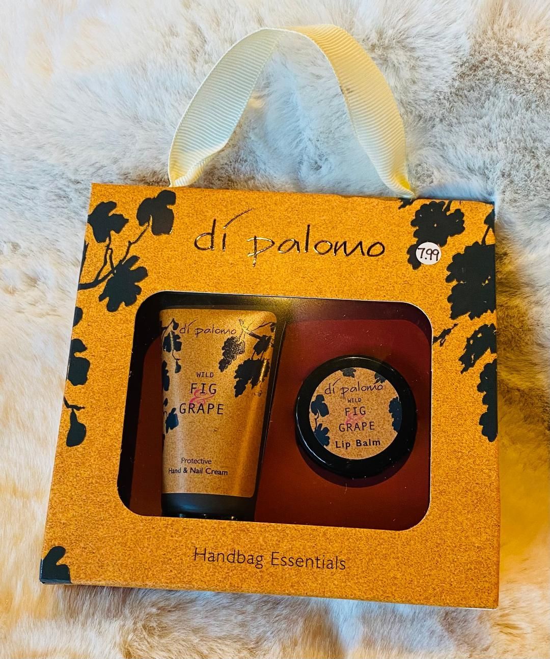 'Wild Fig' Handbag Essentials