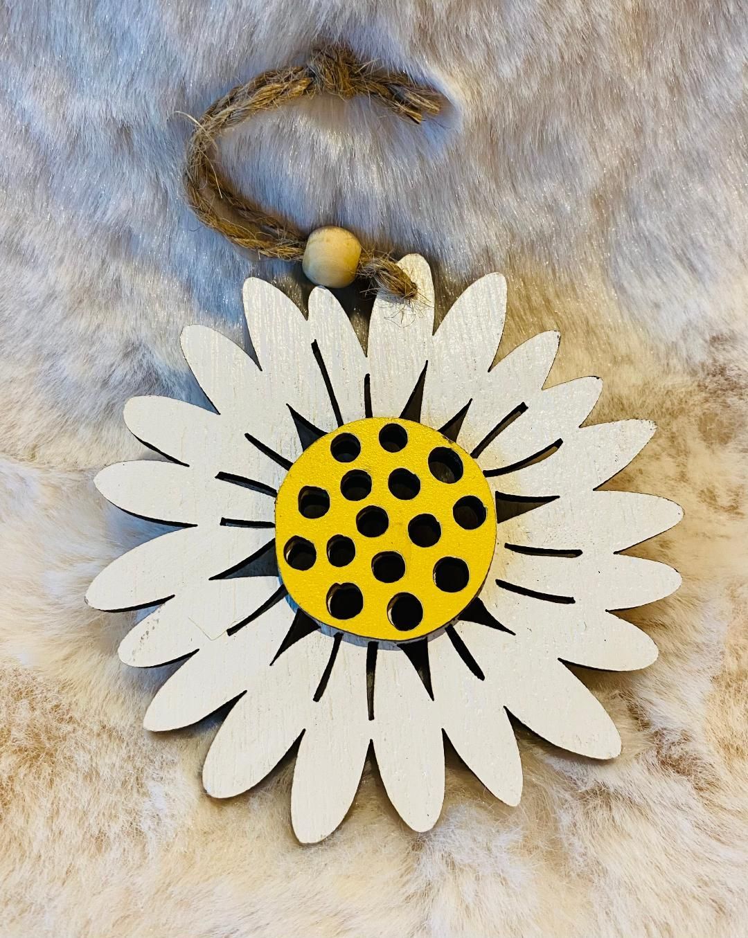 'Daisy' Wooden Hanger