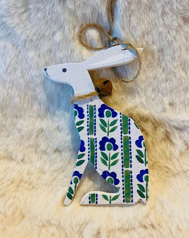 Country Flowers 'Bunny' Hanger (A)