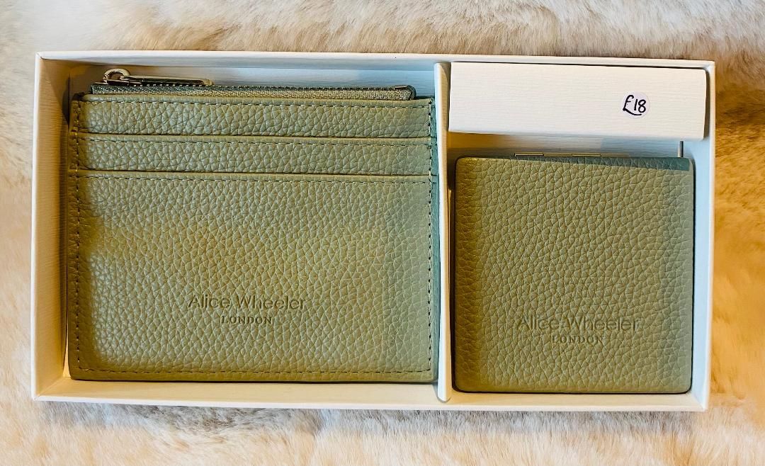'Purse/Compact' Set - Pistachio