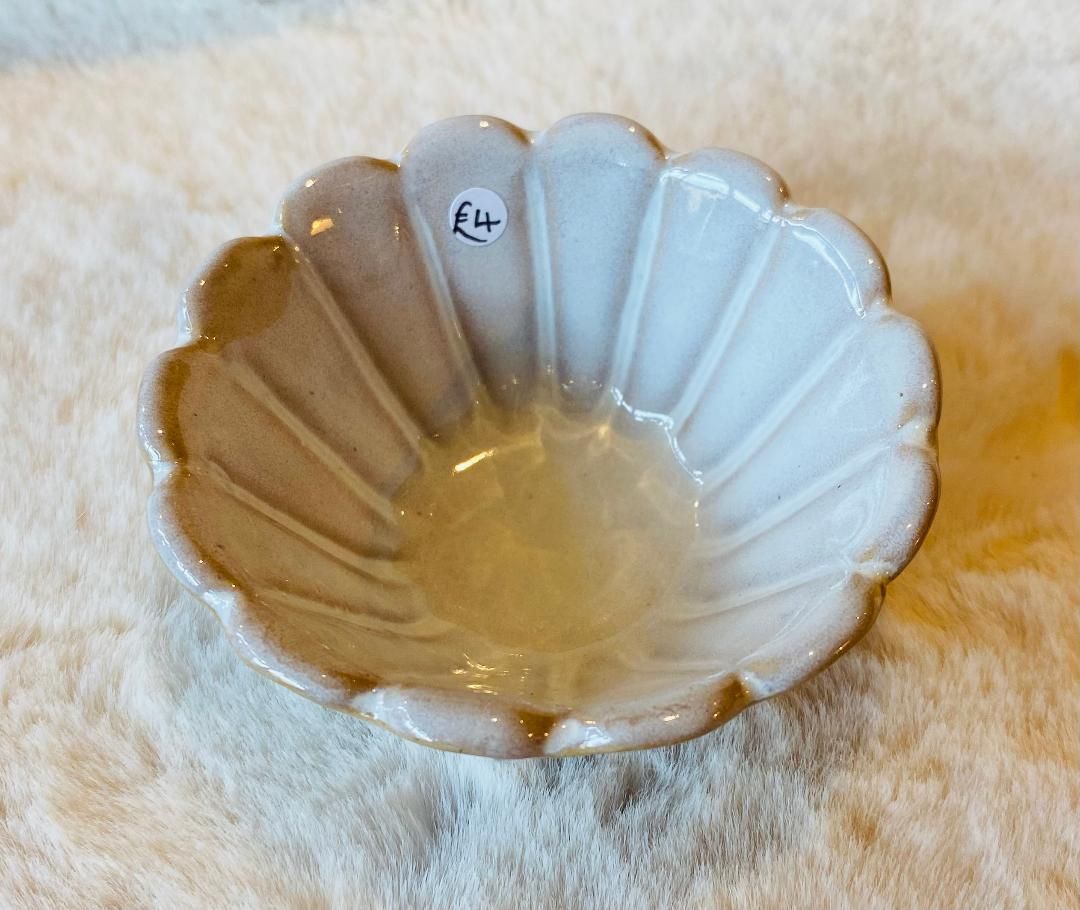 White 'Flower' Mini Dish