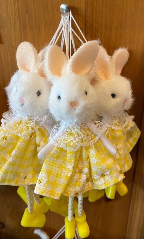 Yellow 'Daisy' Bunny Hanger