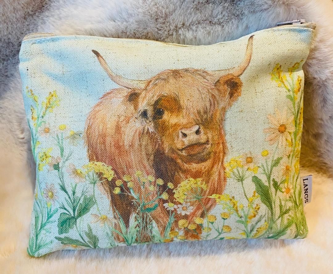 'Highland Cow' Beauty Bag (A)