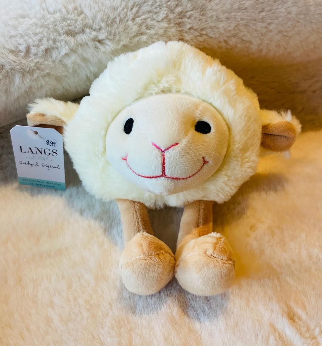 'Ewey Lamb' Shelf Sitter