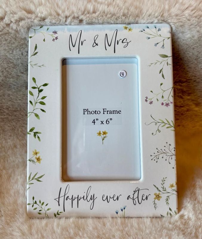'Mr & Mrs' Photo Frame