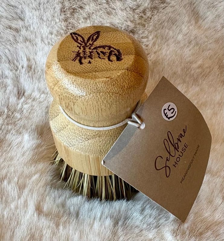 'Hare' Pot Brush