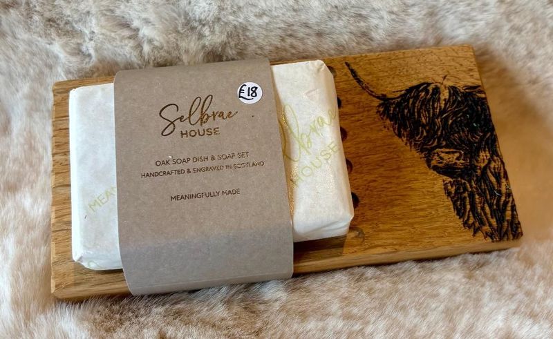 'Highland Cow' Oak Soap Dish & Soap Set