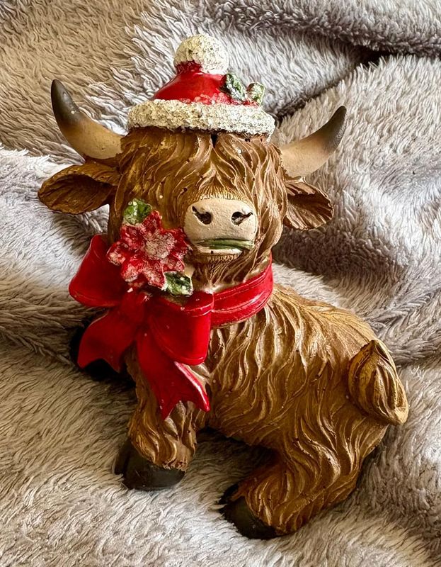'Mrs Highland Cow' Ornament