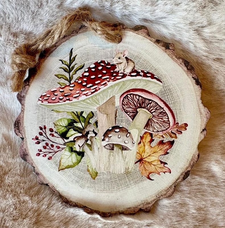 'Toadstool' Hanger - C