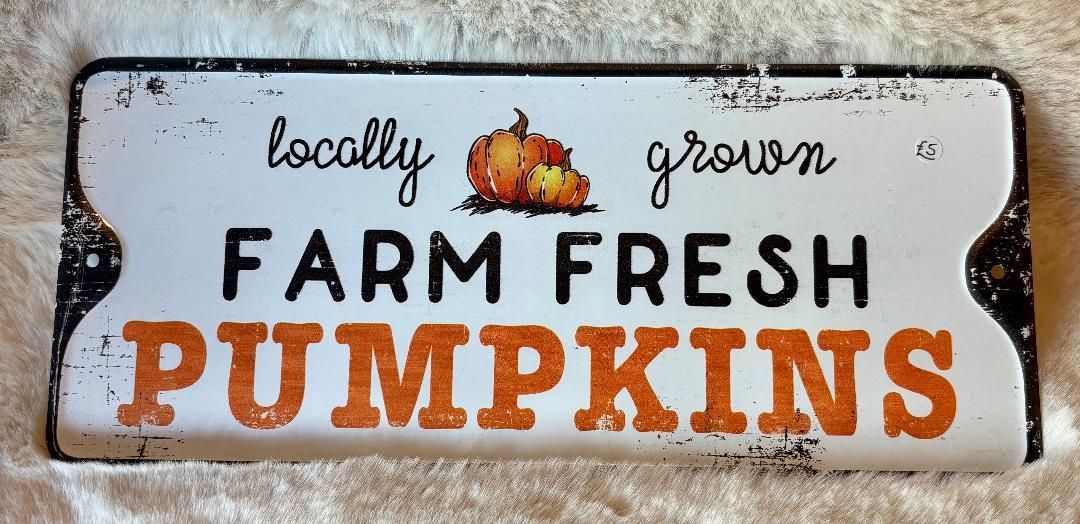 'Farm Fresh Pumpkins' Metal Sign