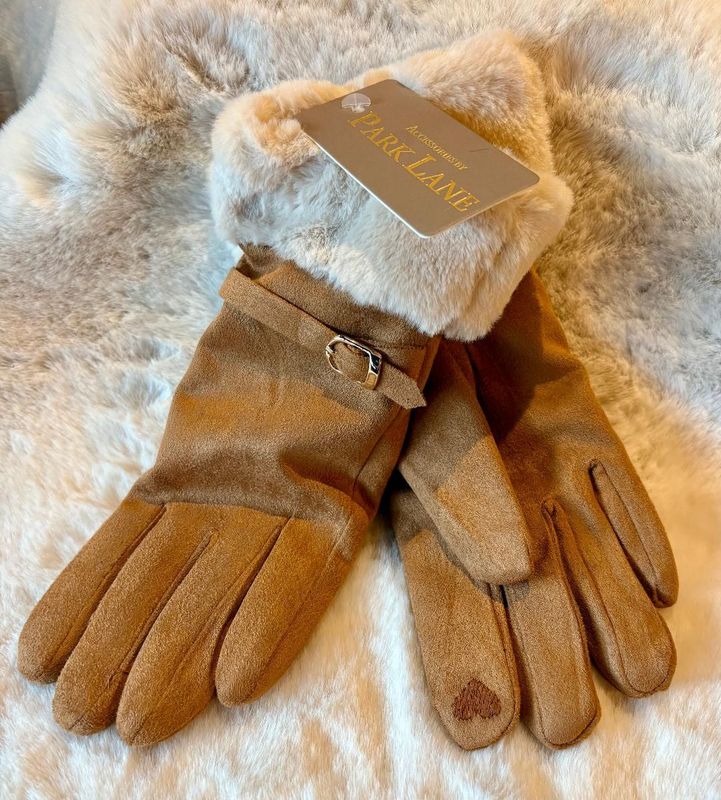 'Fur/Strap' Gloves