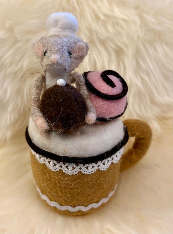'Cup Cakes Mouse' Felt Decoration
