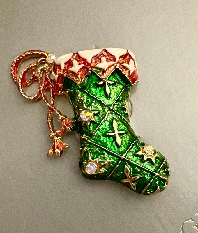 'Green Stocking' Brooch