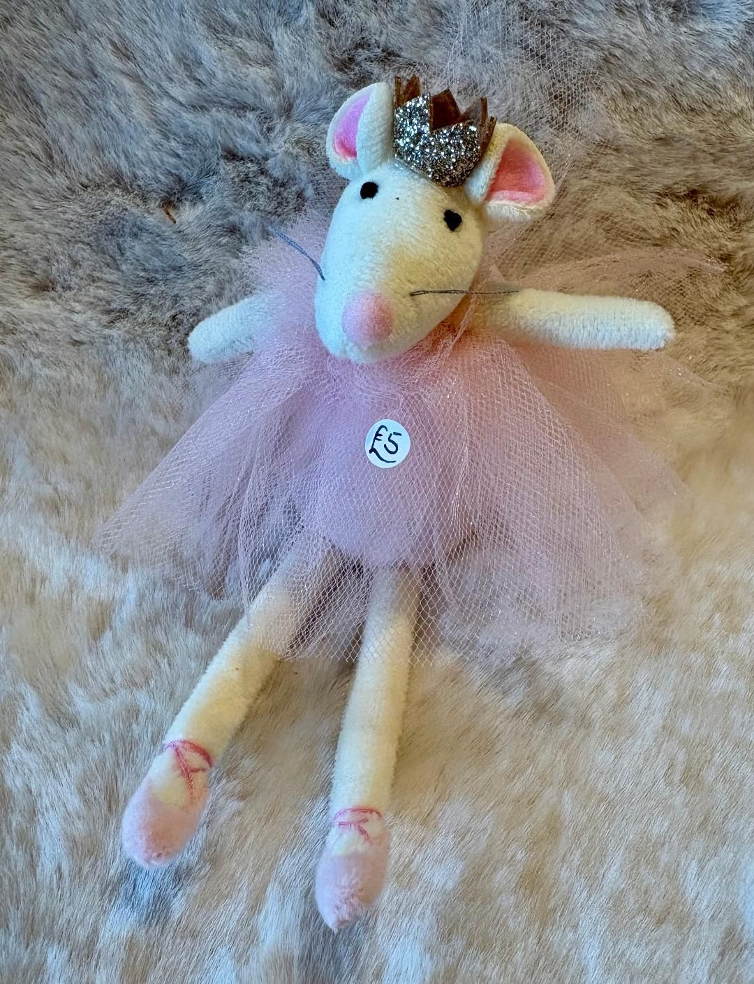 'Mia Mouse' Shelf Sitter