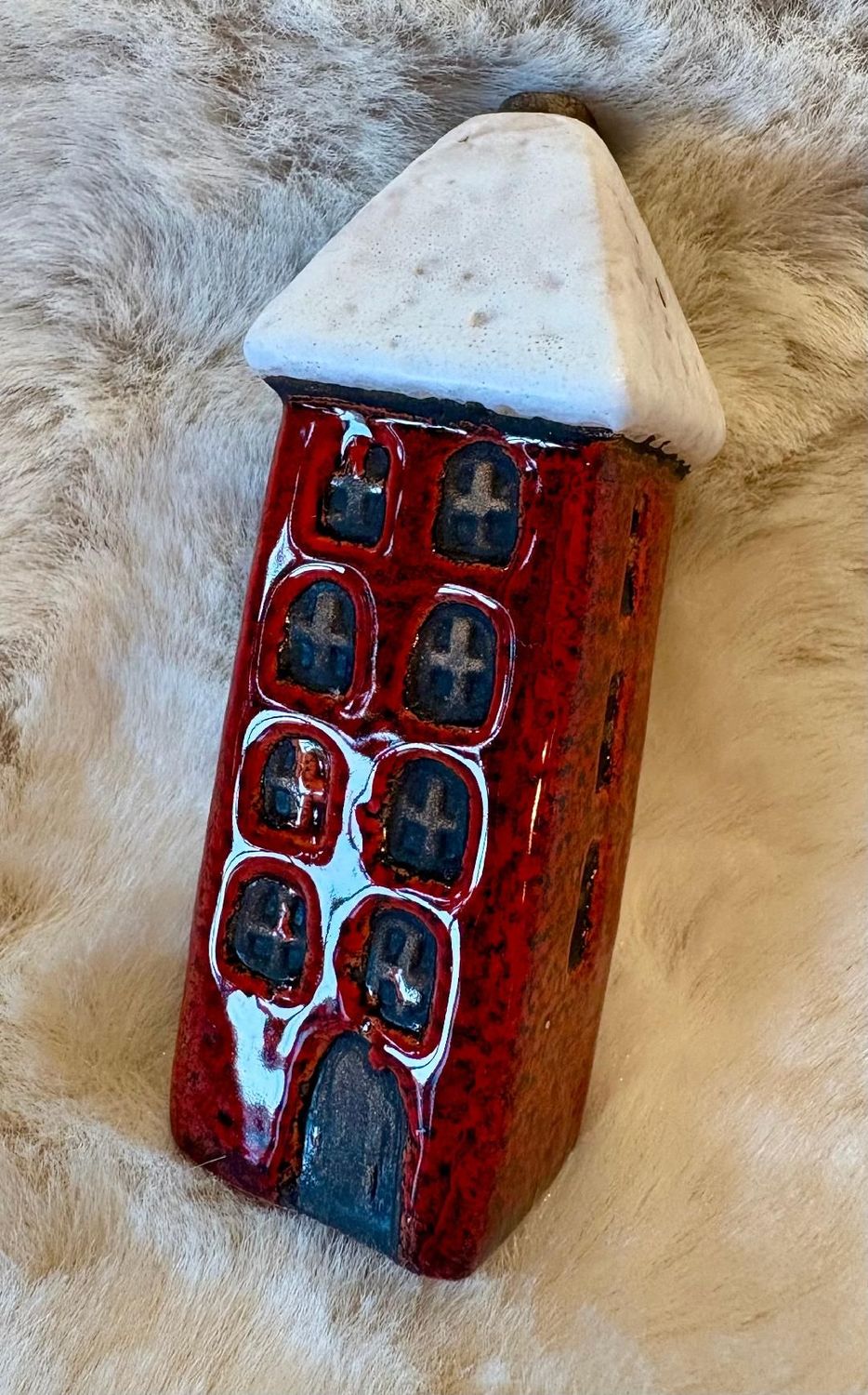 'Red House' Ornament (A)