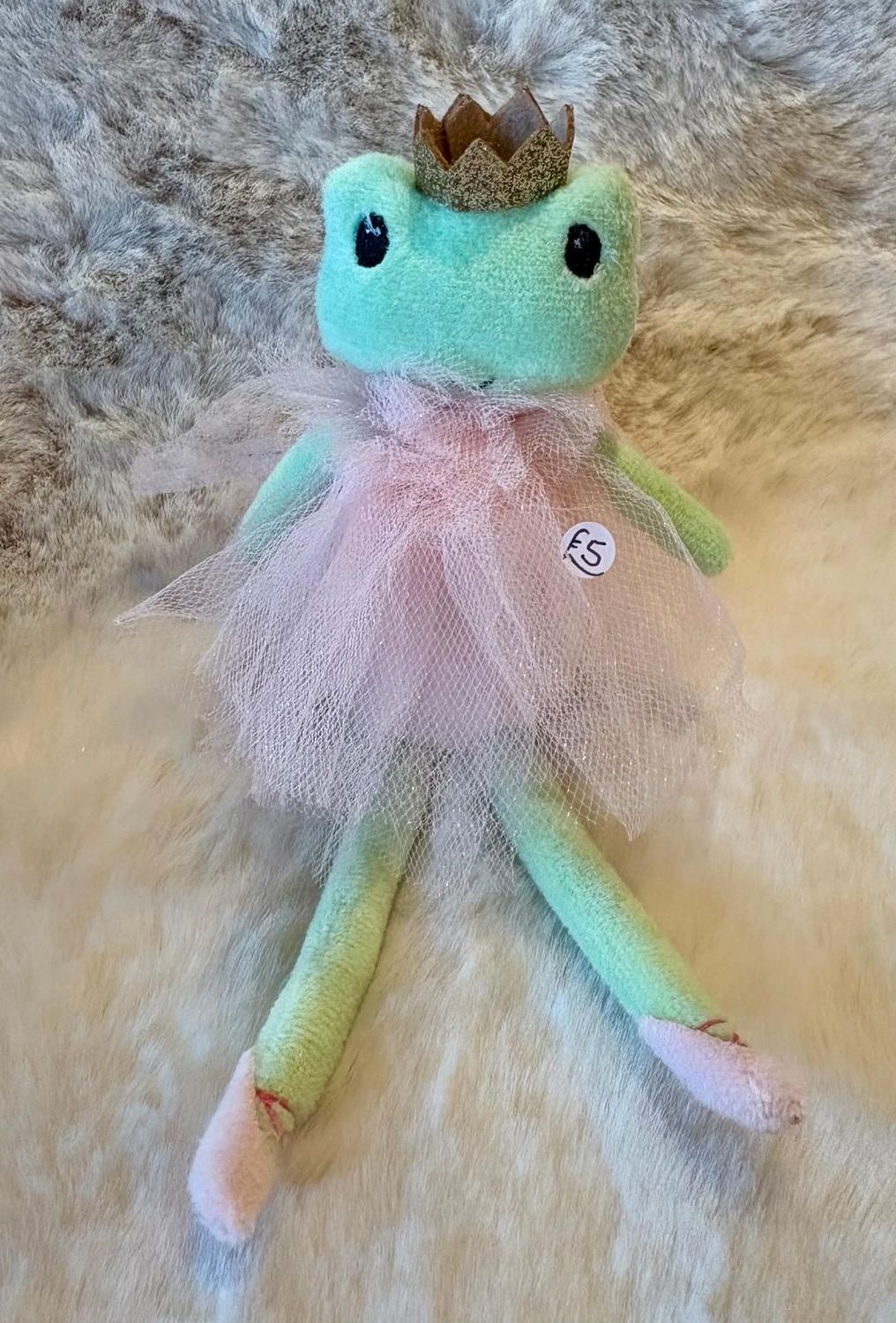 'Frida Frog' Shelf Sitter