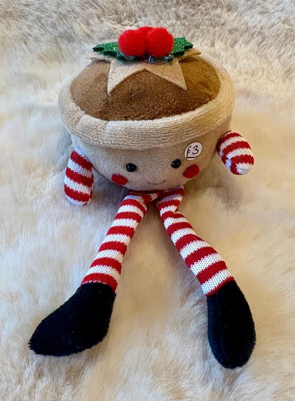 'Melvin Mince Pie' Shelf Sitter