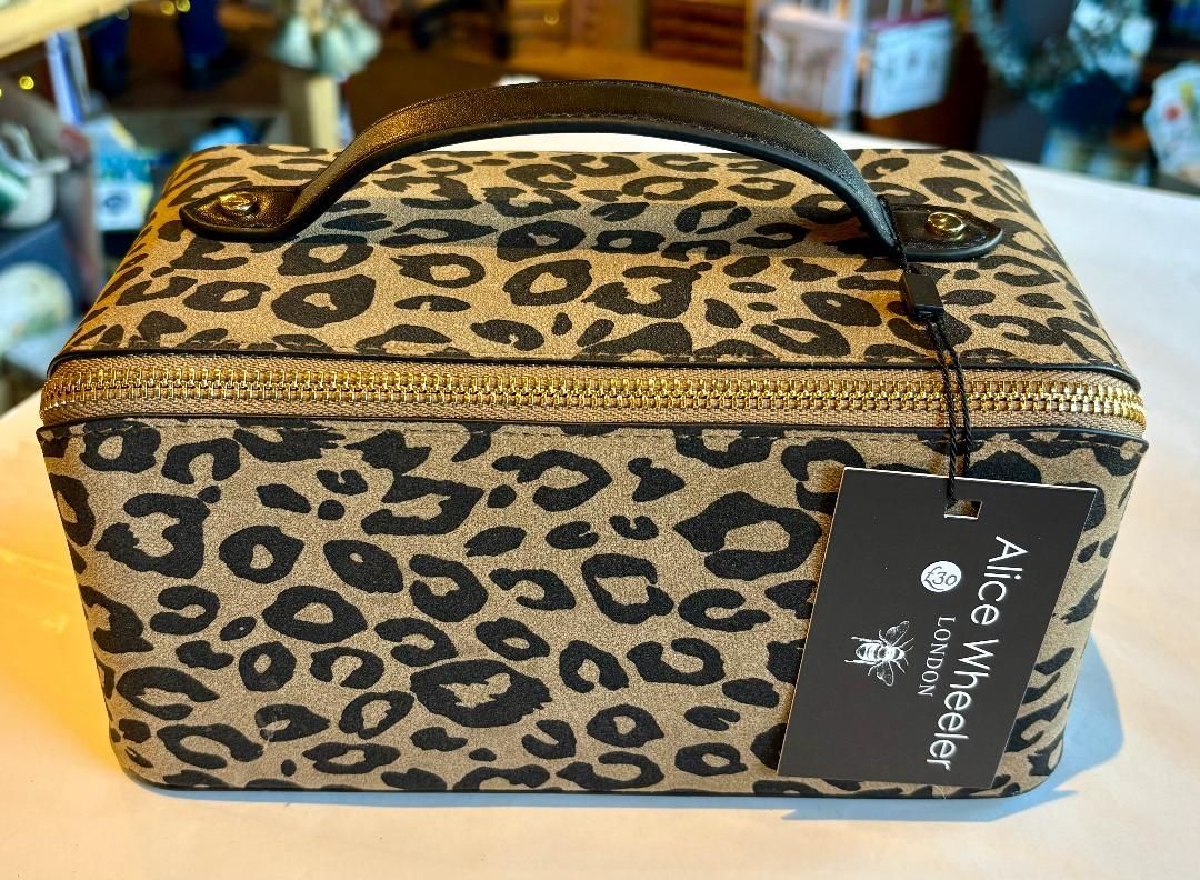 Medium 'Train Case' - Animal Print