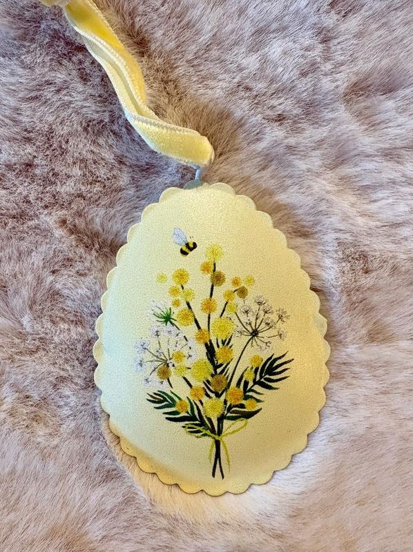 Yellow 'Pillow-Egg' Metal Decoration