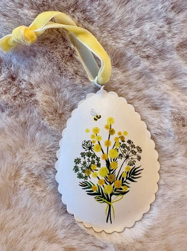 White 'Pillow-Egg' Hanging Decoration