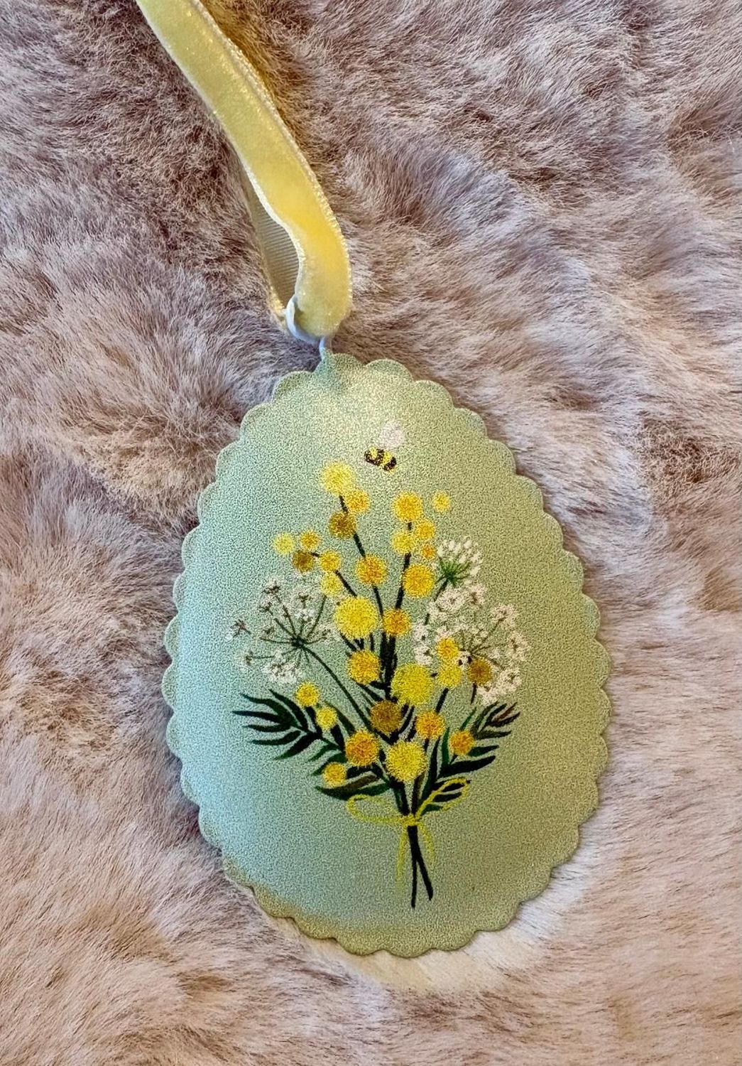 Green 'Pillow-Egg' Metal Decoration