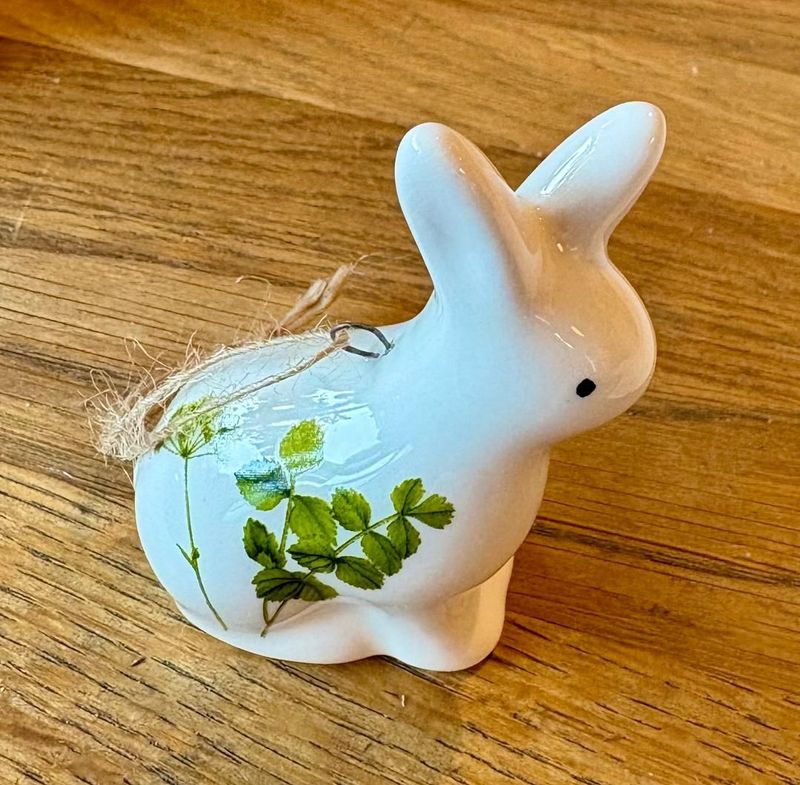 'Hedgerow Bunny/B' Hanging Decoration