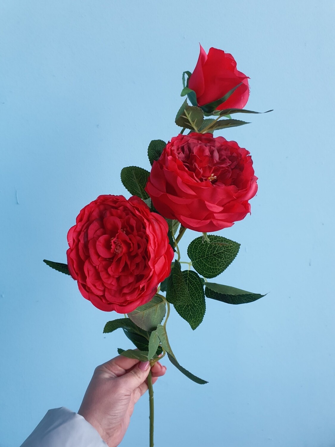 Роза красная искусственная тканевая