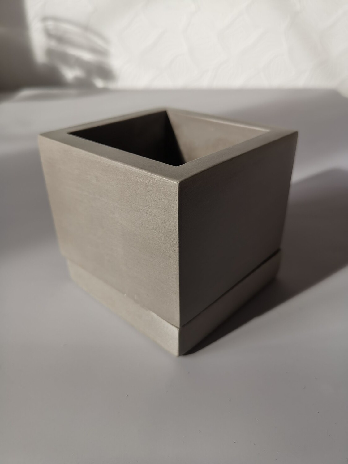 Planter loft gray cube