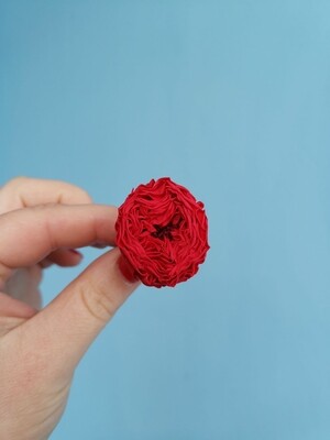 Роза красная 3 см пионовидная кудрявая стабилизированная