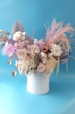 Sweet Pink bouquet in a hat box