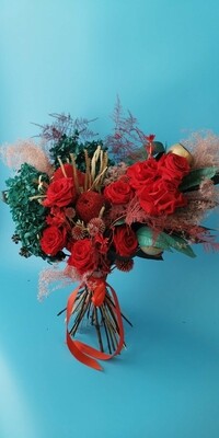 Bouquet with hydrangea and roses Creative spirit