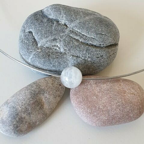 Tour de cou rigide pierre de lune 10 Tour de cou rigide pierre de lune 10