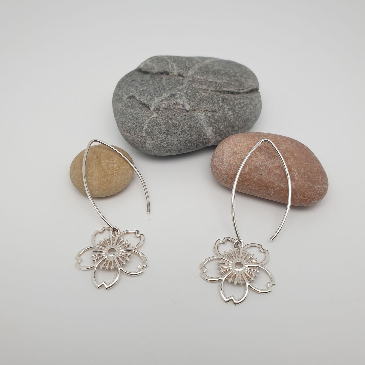 Boucles fleur argent