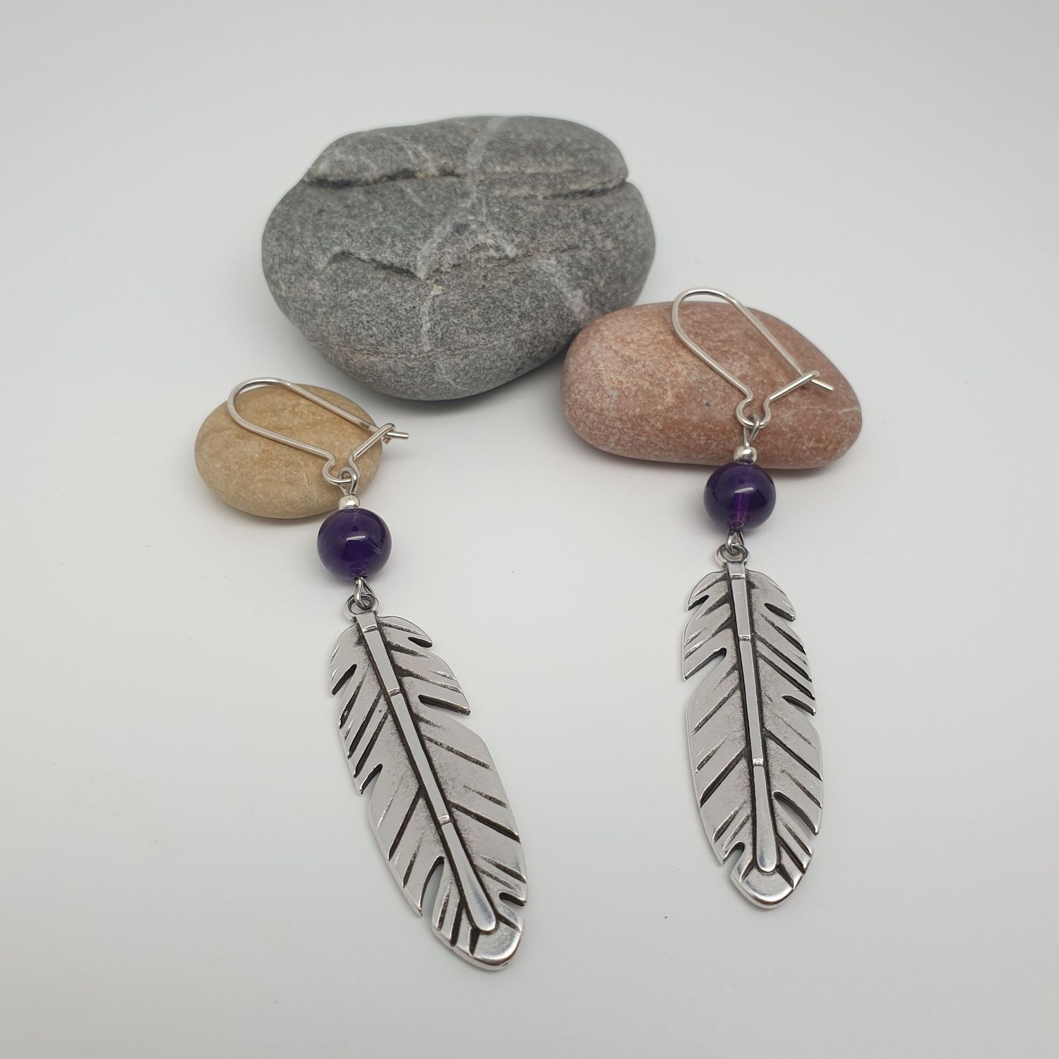 Boucles améthyste plume