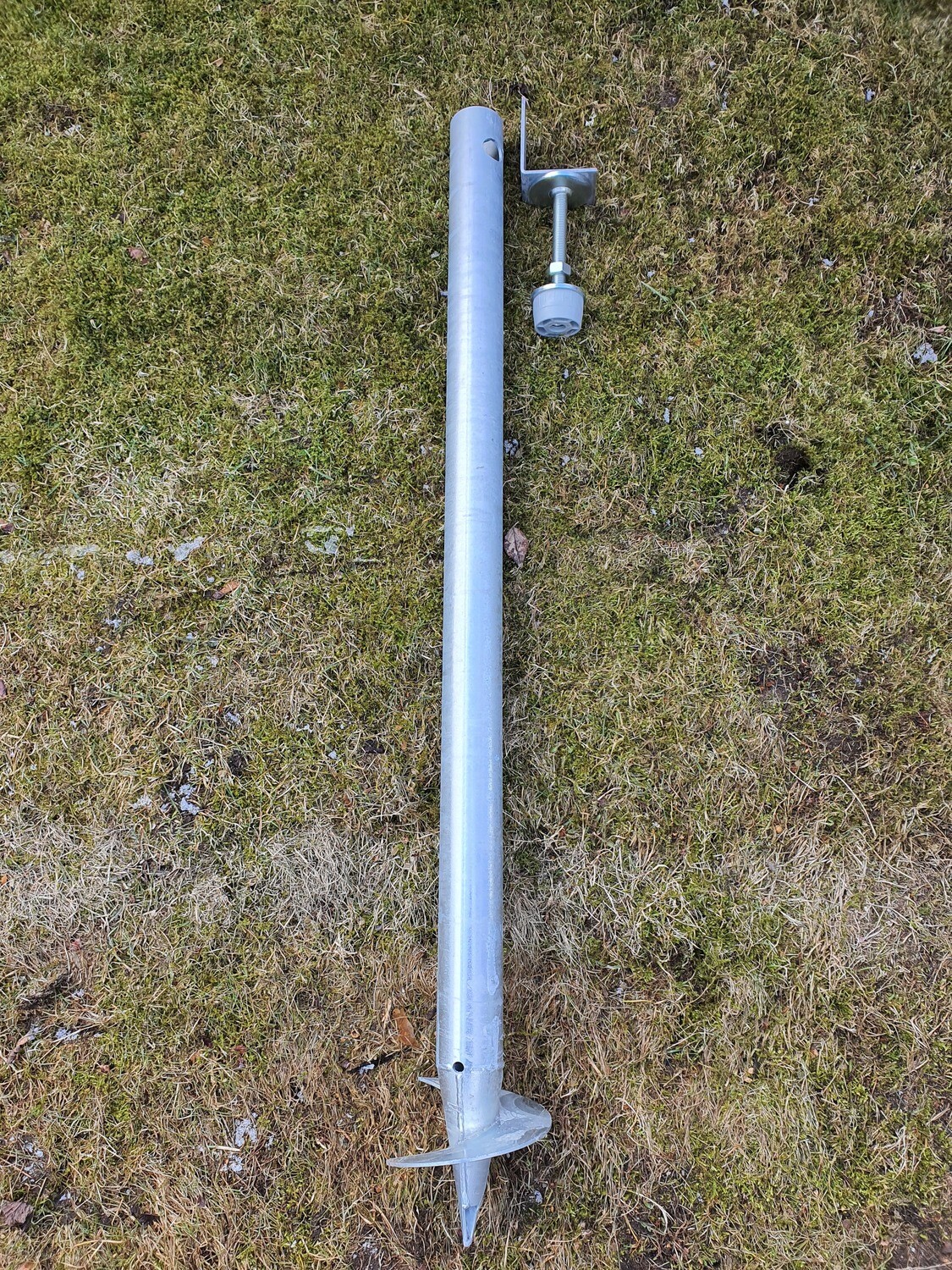 1150mm teräsruuvipaalu + ruuvipaalun kiinnike