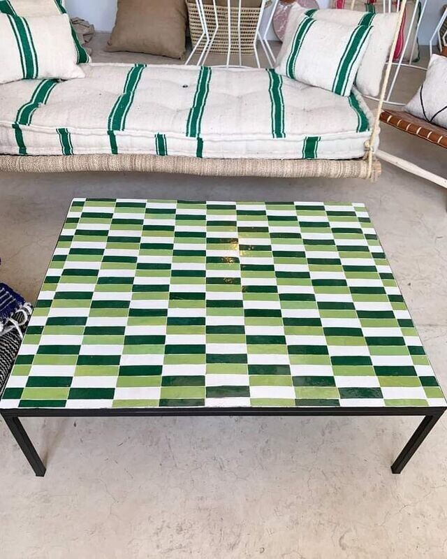Mesa Zellige rectangulos Tamegroute desde